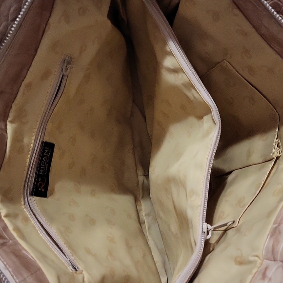 Rapani purse with flower on front new with tags - Picture 5 of 8